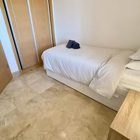 Apartmán 2-bedroom In Newtown W Pool