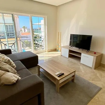 Apartmán 2-bedroom In Newtown W Pool