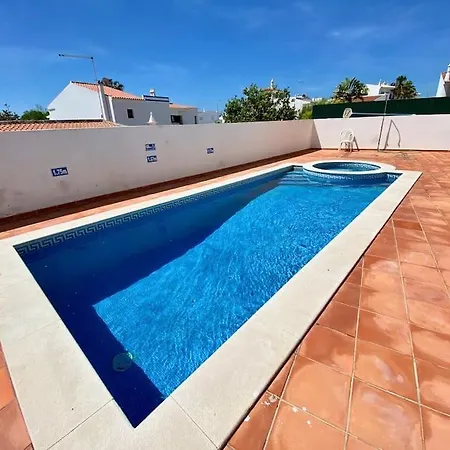 Apartmán 2-bedroom In Newtown W Pool Albufeira