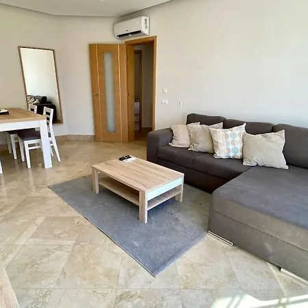 2-bedroom In Newtown W Pool *
