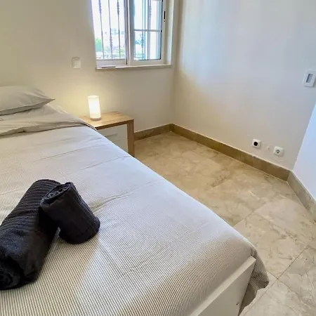 Apartmán 2-bedroom In Newtown W Pool *