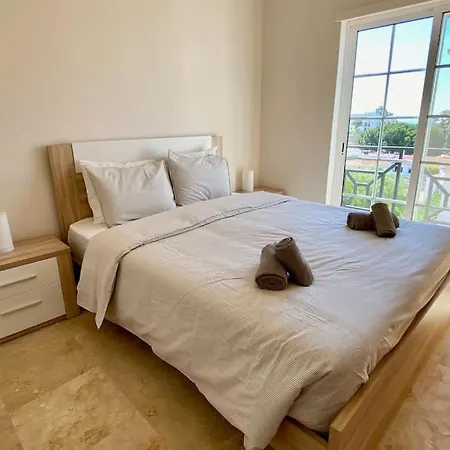 2-bedroom In Newtown W Pool