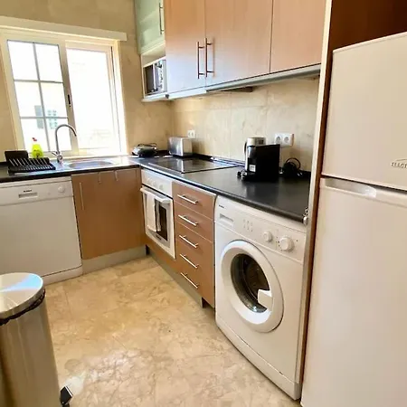 Apartman 2-bedroom In Newtown W Pool